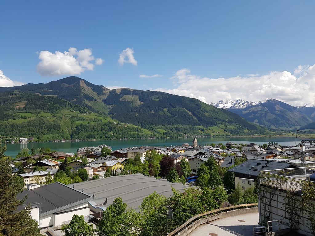The Good View By In One